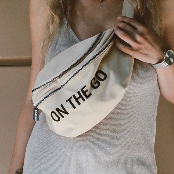 CHILDHOME women’s ON THE GO ivory banana bag 2 zip belt bag shoulder bag NWT - Picture 5 of 8